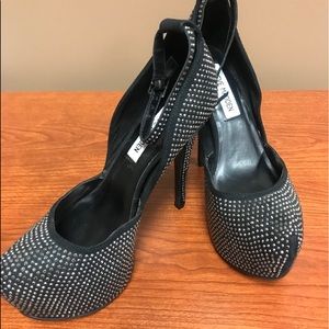 Steve Madden Deeney R Heels